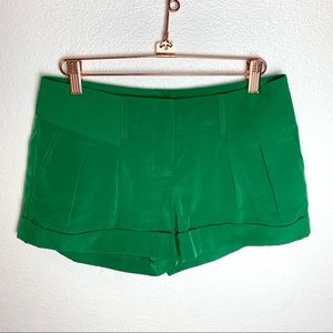 Express low rise waist Kelly green shorts XS 0